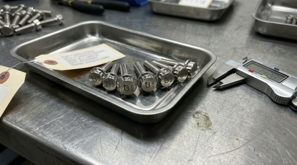 12-Point Bolts in Stainless Steel, TorqBolt 12-point fastener with tB ligature and alloy grade marking